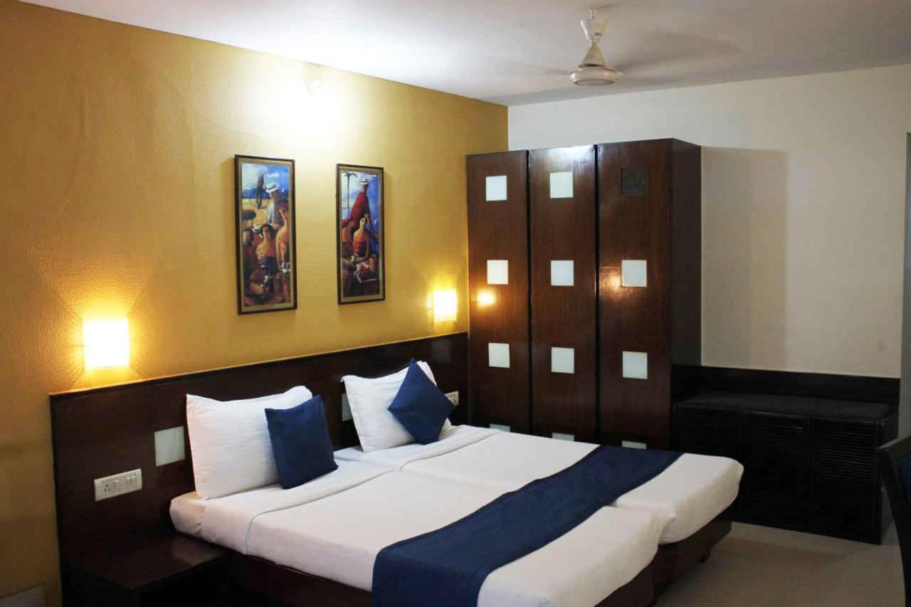 Sukh Hotel Bombay Exterior foto