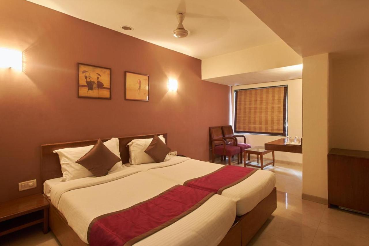 Sukh Hotel Bombay Exterior foto