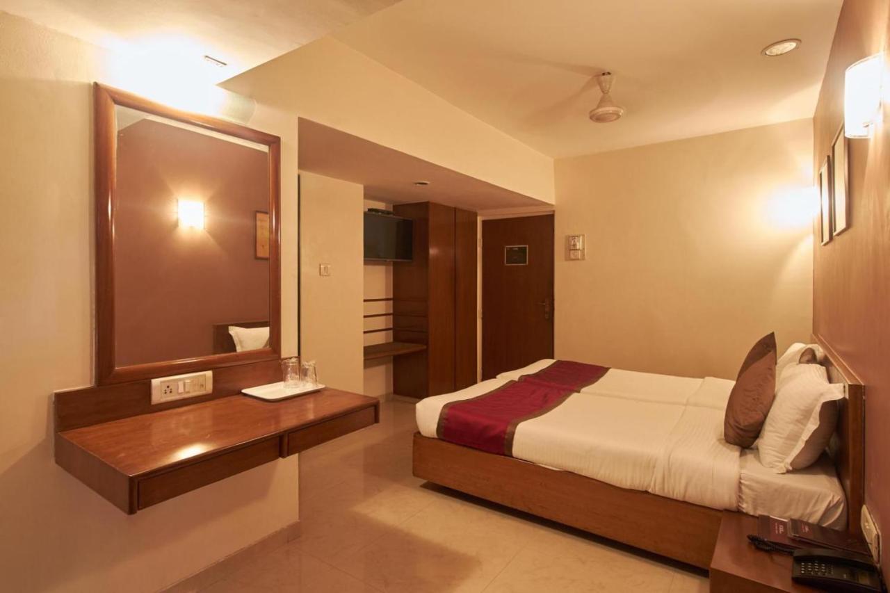 Sukh Hotel Bombay Exterior foto
