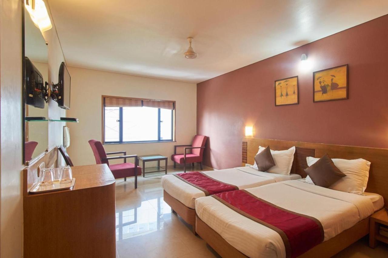 Sukh Hotel Bombay Exterior foto