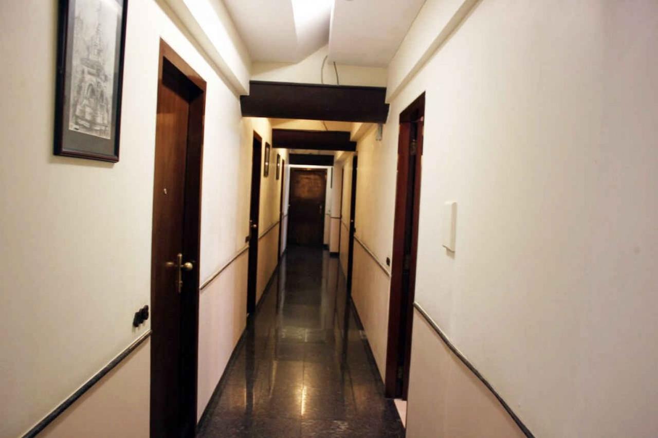 Sukh Hotel Bombay Exterior foto